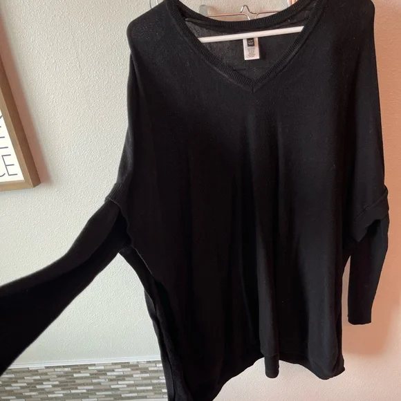 3/$20 Black Sweater Tunic - Picture 3 of 3